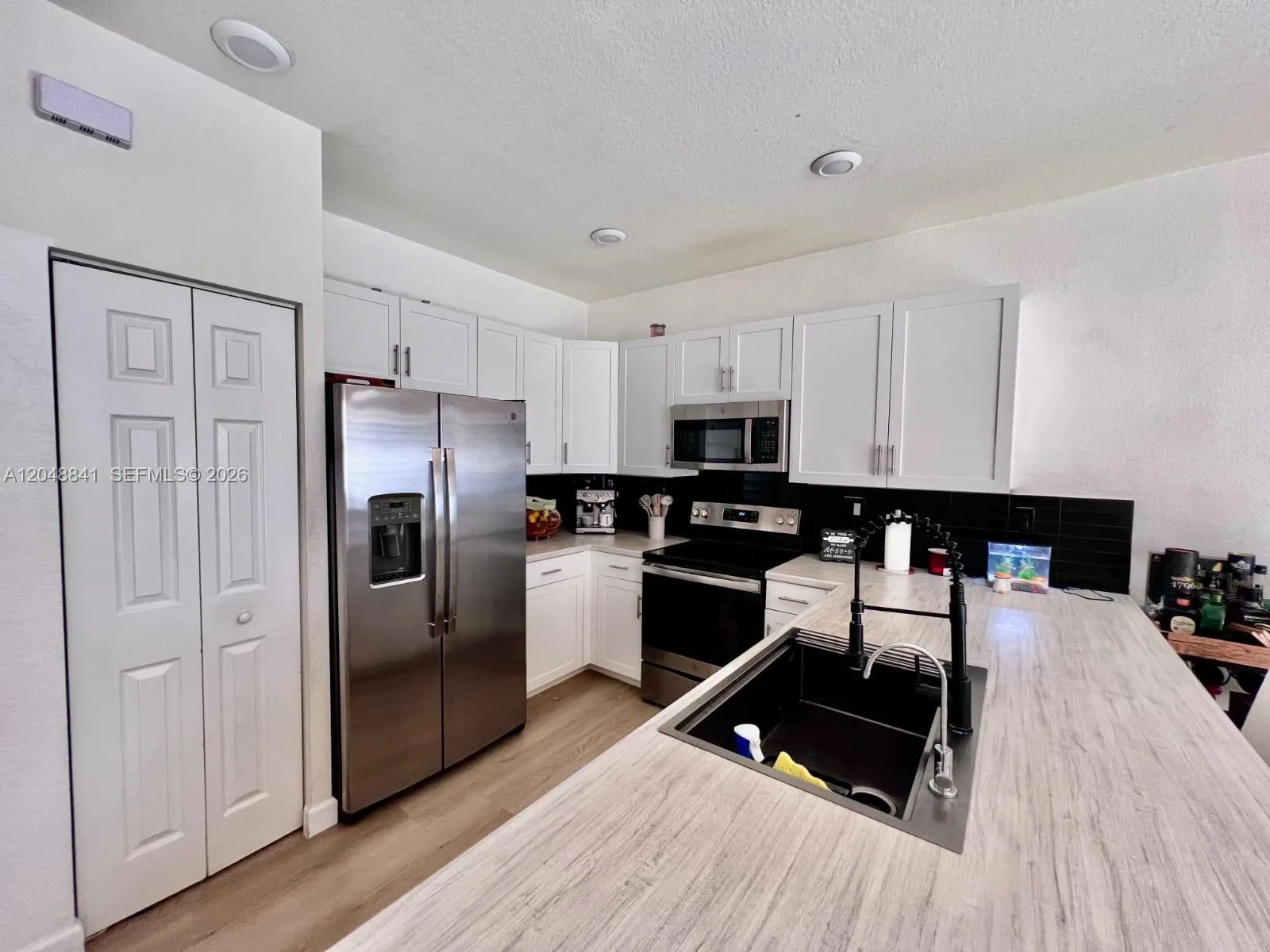 10939 W 32nd Ln, Hialeah, FL 33018 photo 4