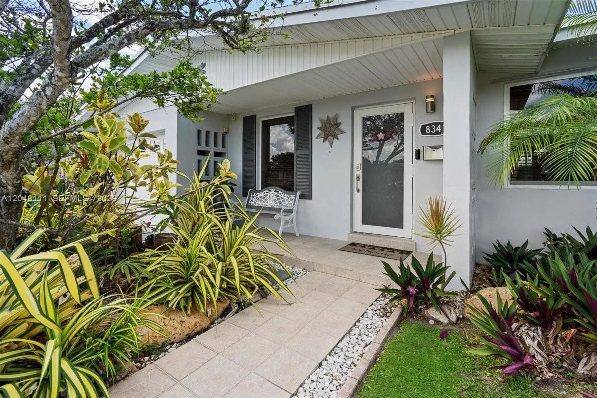 8341 SW 14th St, Miami, FL 33144 photo 3