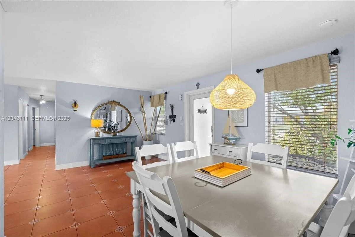 8341 SW 14th St, Miami, FL 33144 photo 5