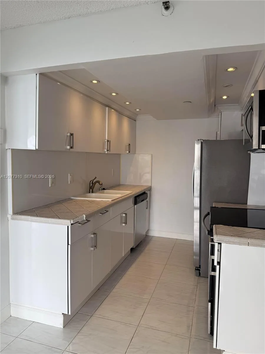 17500 N Bay Rd # S907, Sunny Isles Beach, FL 33160 photo 5