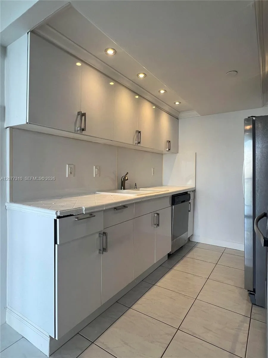 17500 N Bay Rd # S907, Sunny Isles Beach, FL 33160 photo 7