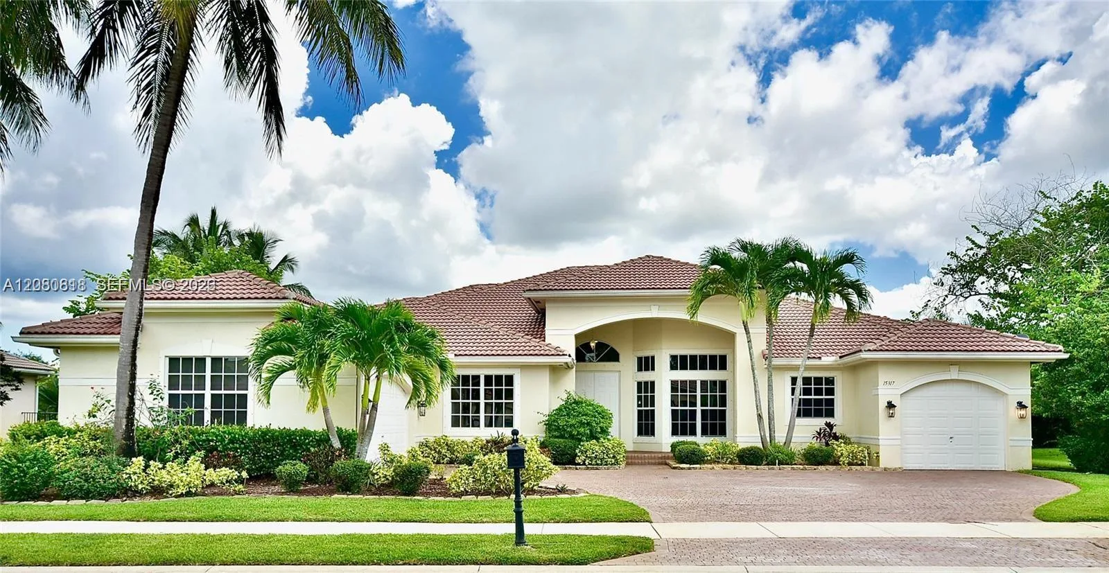 15317 SW 35th St, Davie, FL 33331