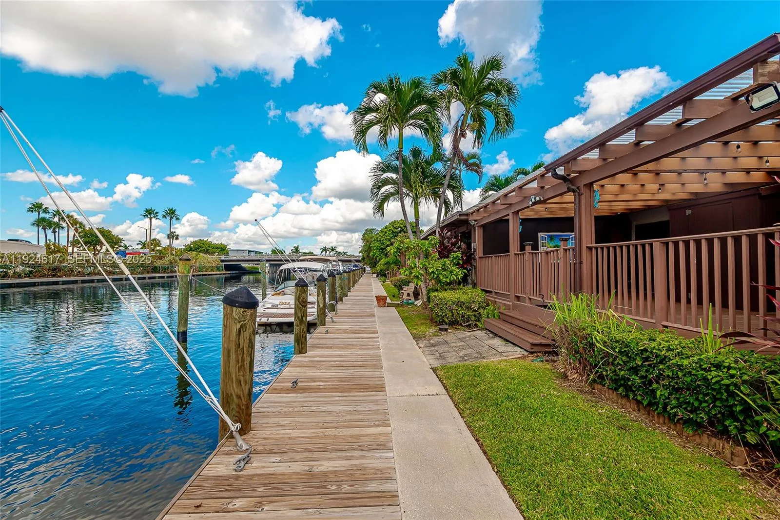 2621 S Parkview Dr, Hallandale Beach, FL 33009