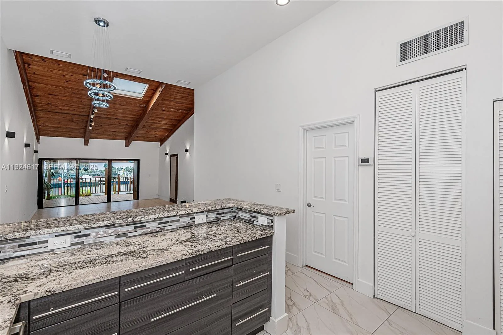 2621 S Parkview Dr, Hallandale Beach, FL 33009 photo 10