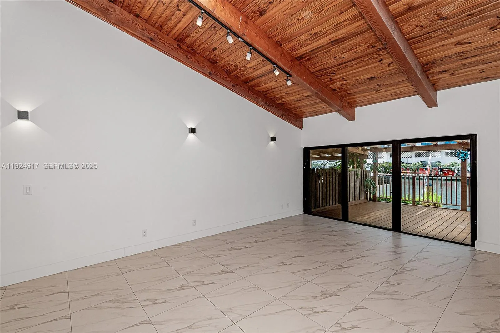 2621 S Parkview Dr, Hallandale Beach, FL 33009 photo 4
