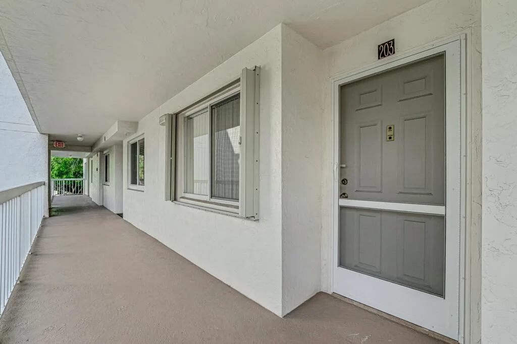 3146 Via Poinciana # 203, Lake Worth, FL 33467 photo 2