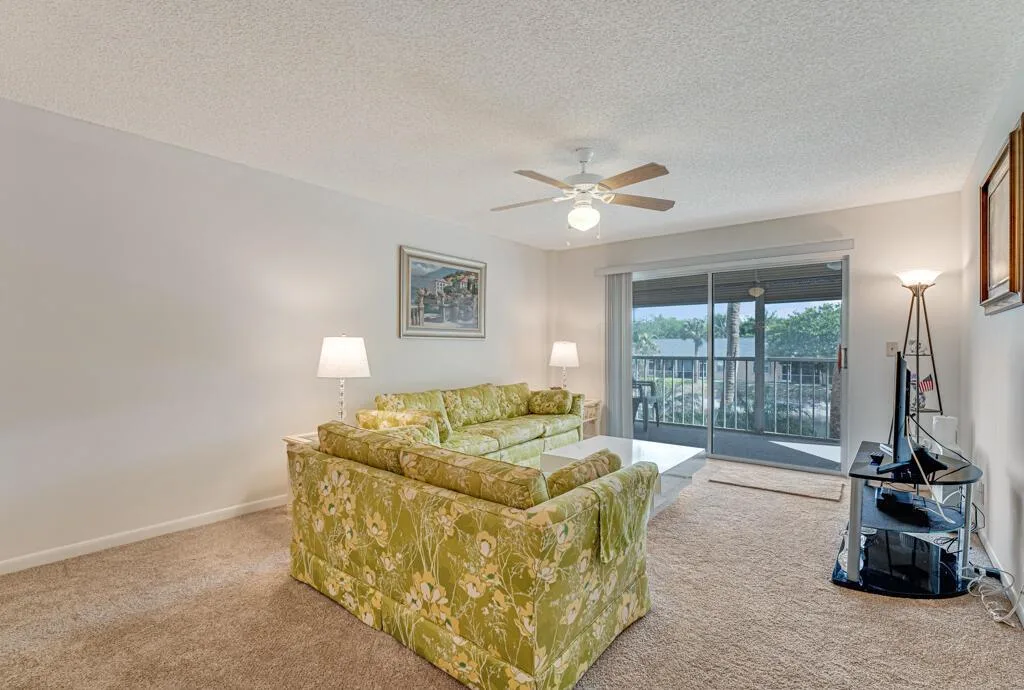 3146 Via Poinciana # 203, Lake Worth, FL 33467 photo 5