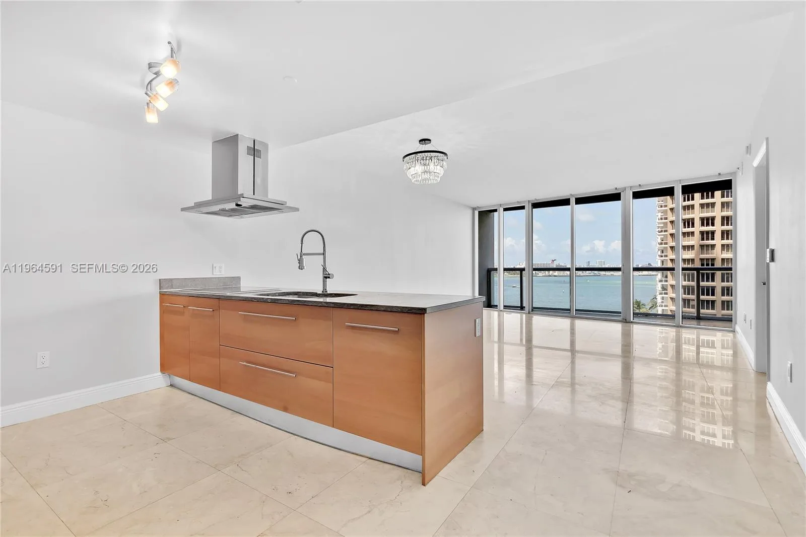 465 Brickell Ave # 917, Miami, FL 33131