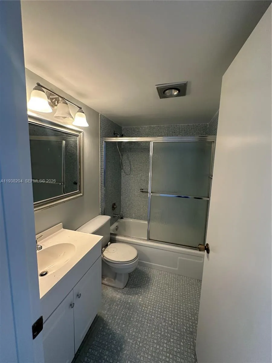 3043 Exeter, Boca Raton, FL 33434 photo 7