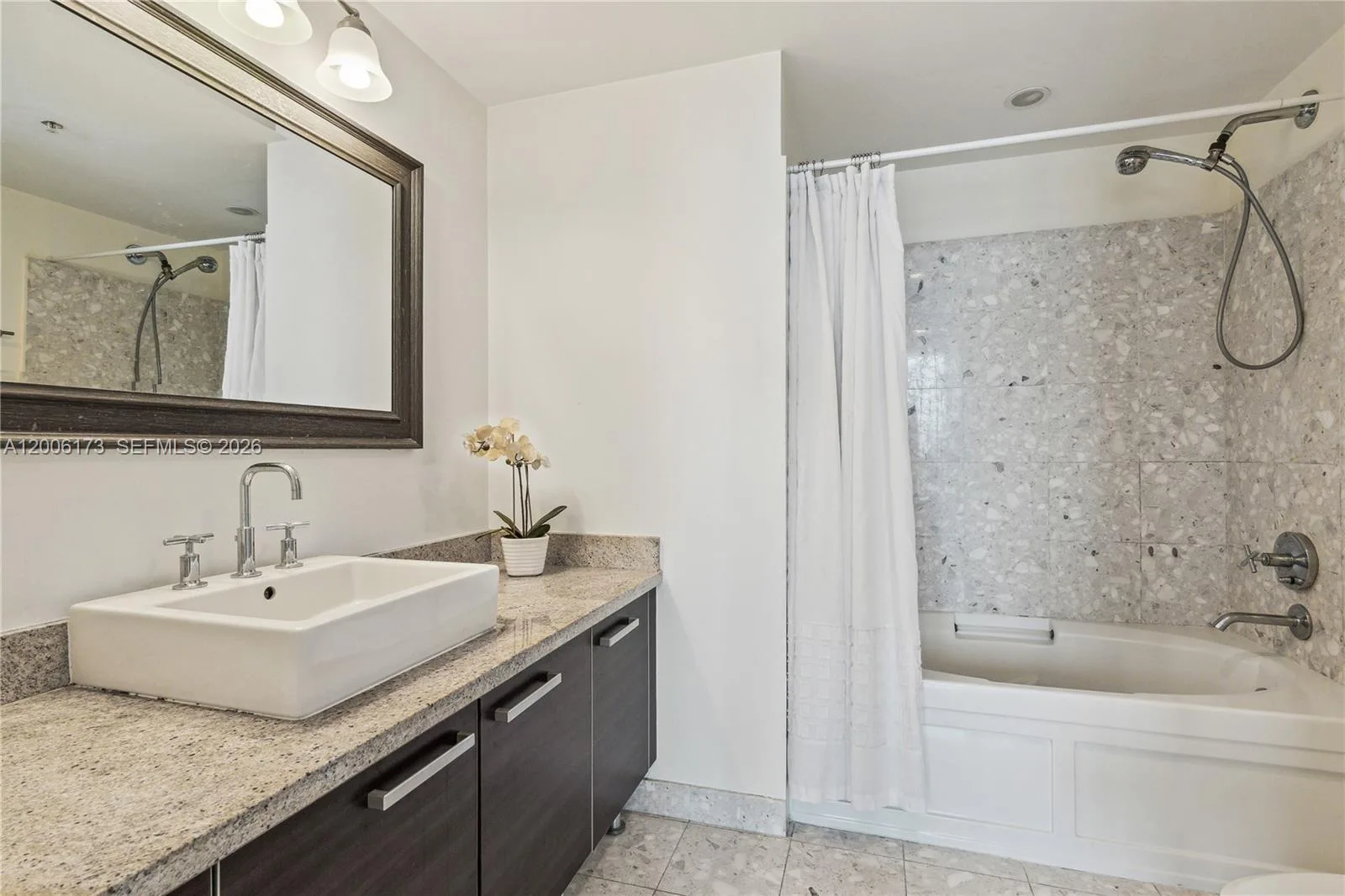 185 SW 7th St # 2105, Miami, FL 33130 photo 10