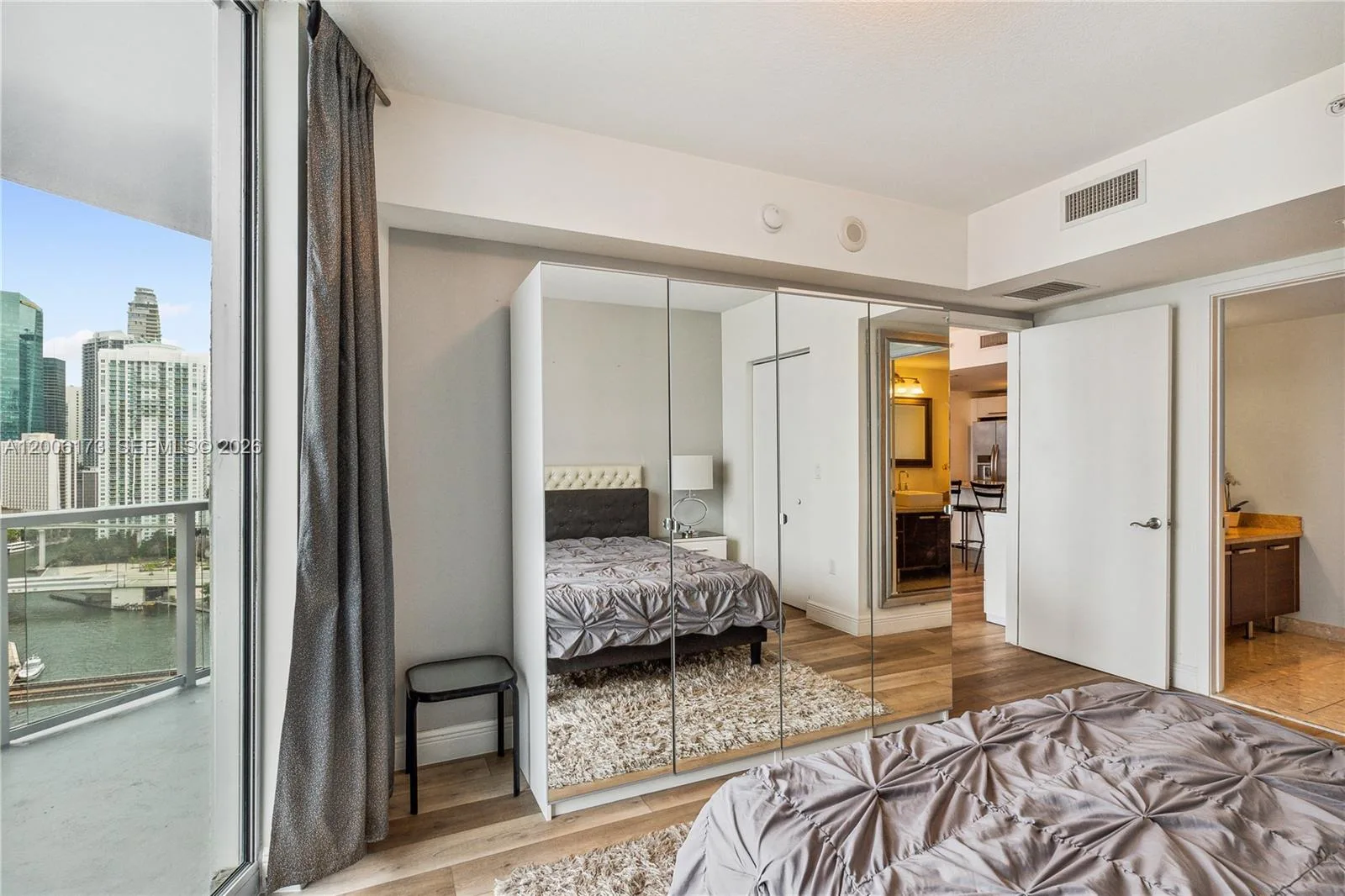 185 SW 7th St # 2105, Miami, FL 33130 photo 11
