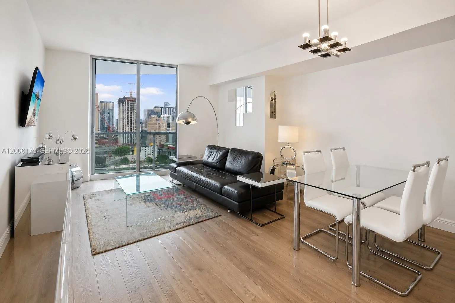 185 SW 7th St # 2105, Miami, FL 33130 photo 2