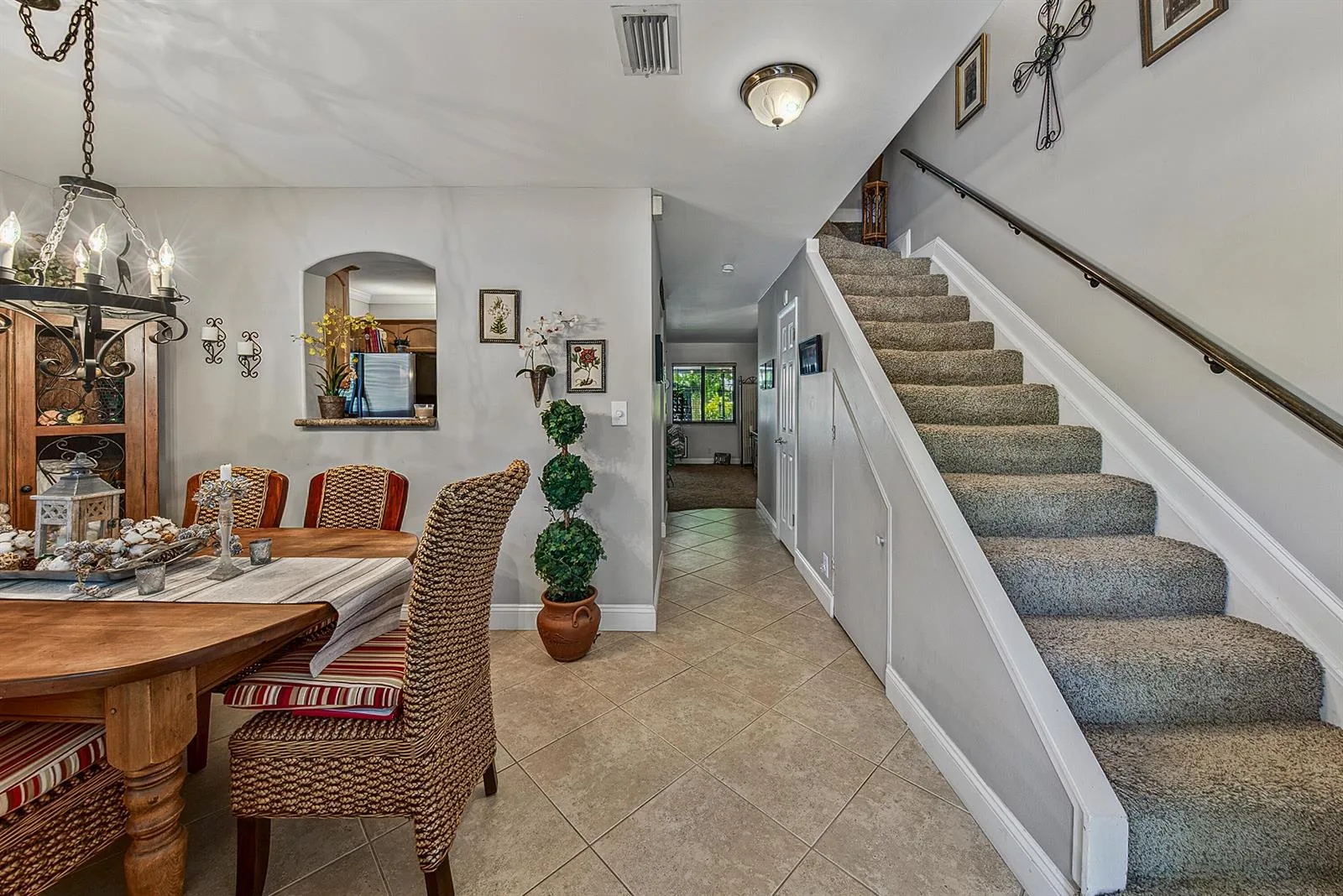 2130 NE 9th Avenue, Wilton Manors, FL 33305 photo 2