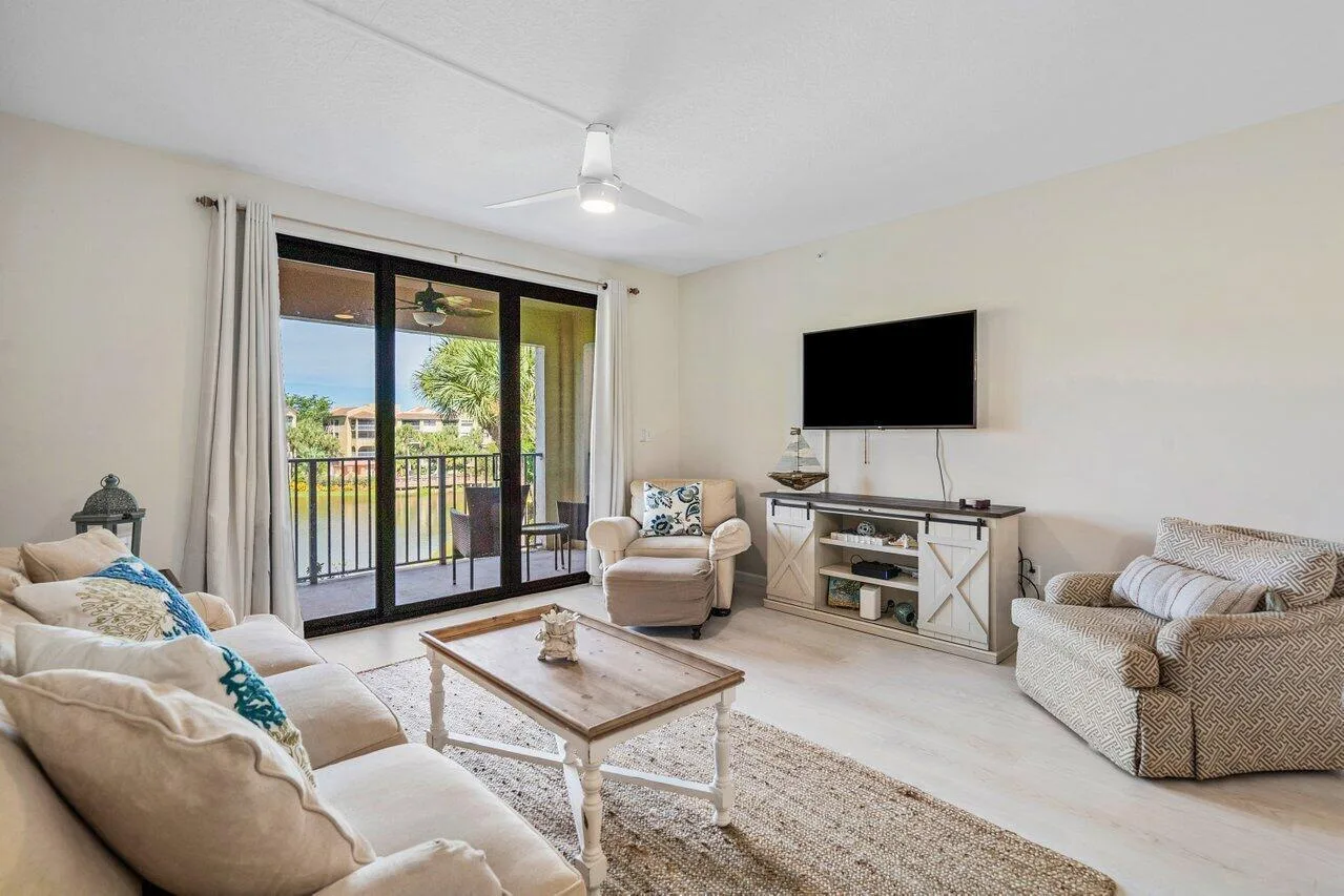 300 Uno Lago Drive # 304, Juno Beach, FL 33408