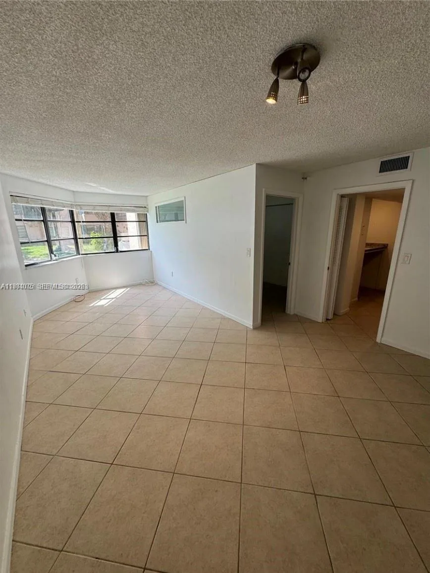 20850 San Simeon Way # 107-5, Miami, FL 33179 photo 4