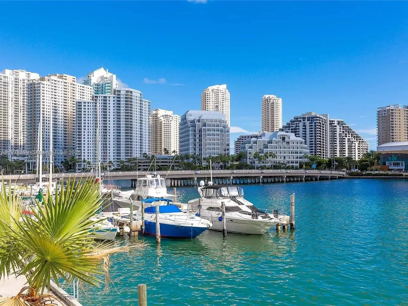 825 Brickell Bay Dr # 2041, Miami, FL 33131 photo 9