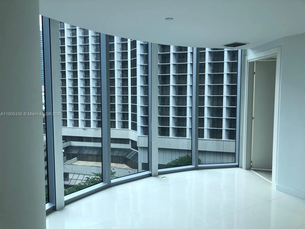 200 Biscayne Boulevard Way # 902, Miami, FL 33131 photo 2