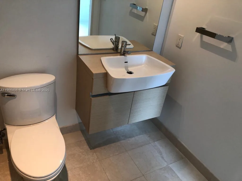 200 Biscayne Boulevard Way # 902, Miami, FL 33131 photo 9