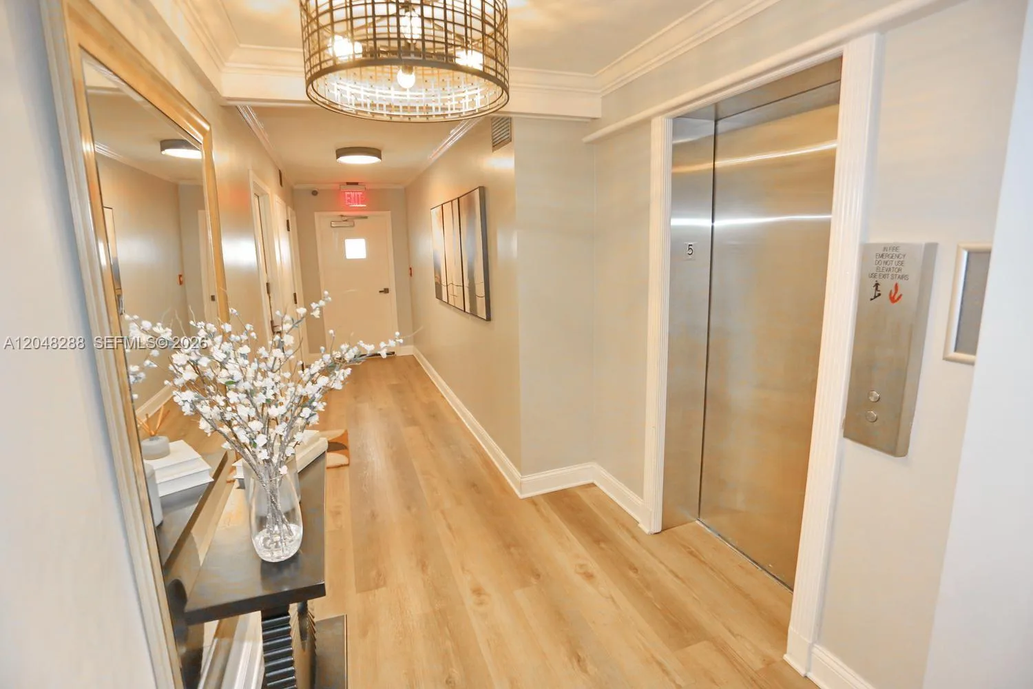 Island Manor photo 5