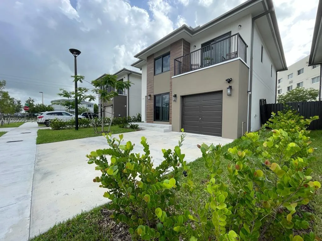 302 NW 11th Ct # 302, Florida City, FL 33034 photo 3