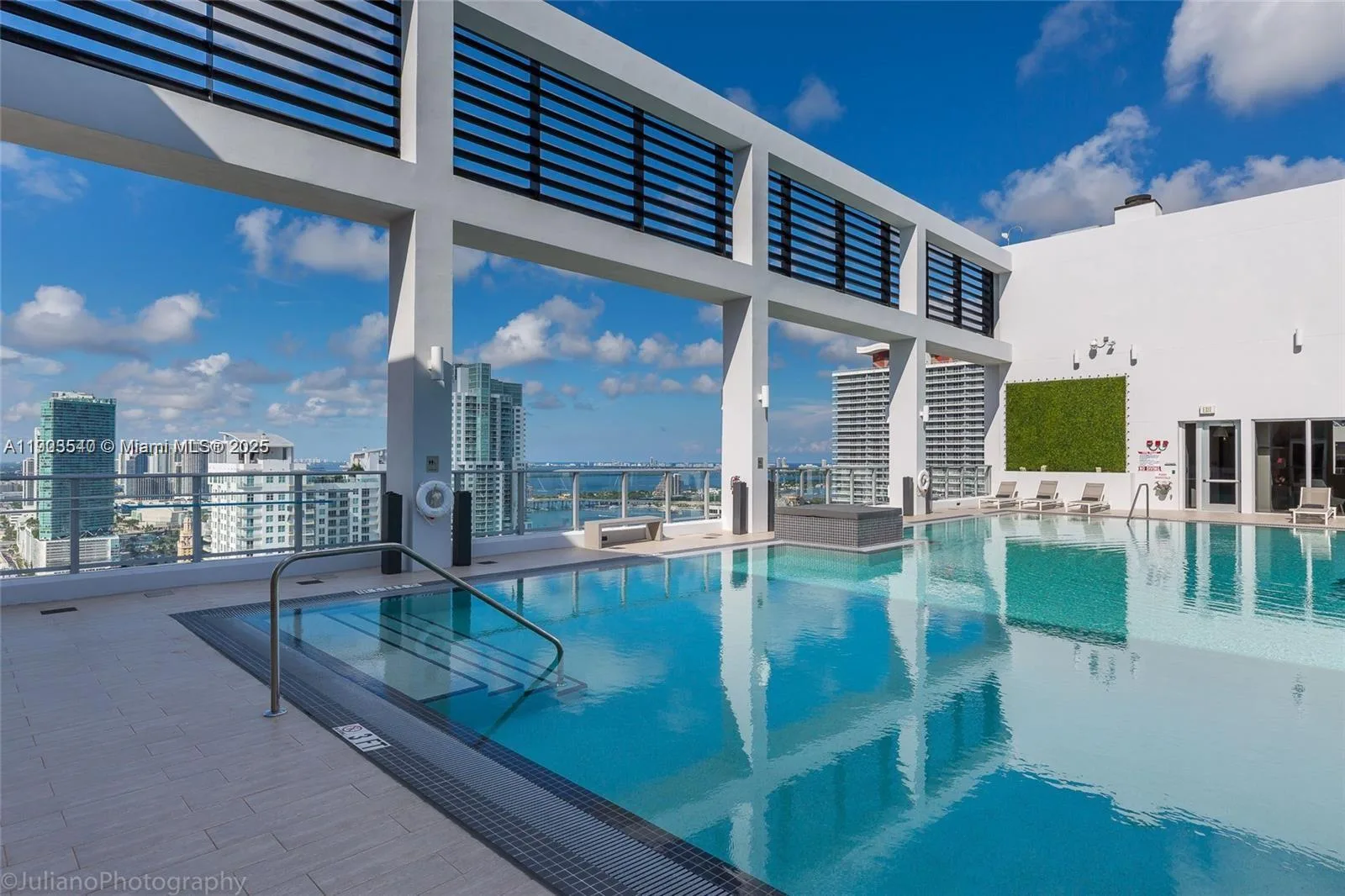 151 SE 1st St # 1604, Miami, FL 33131 photo 10