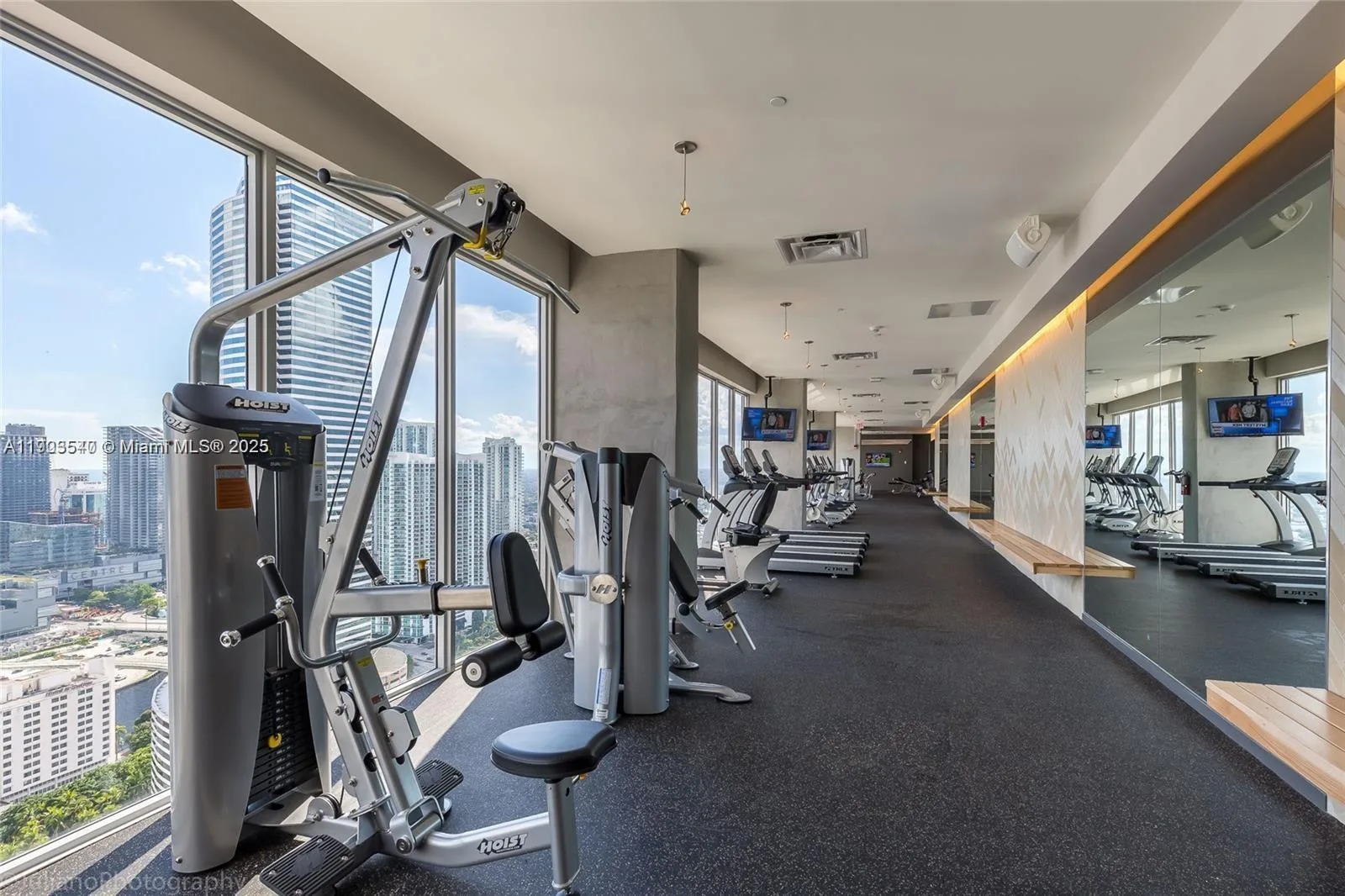 151 SE 1st St # 1604, Miami, FL 33131 photo 13