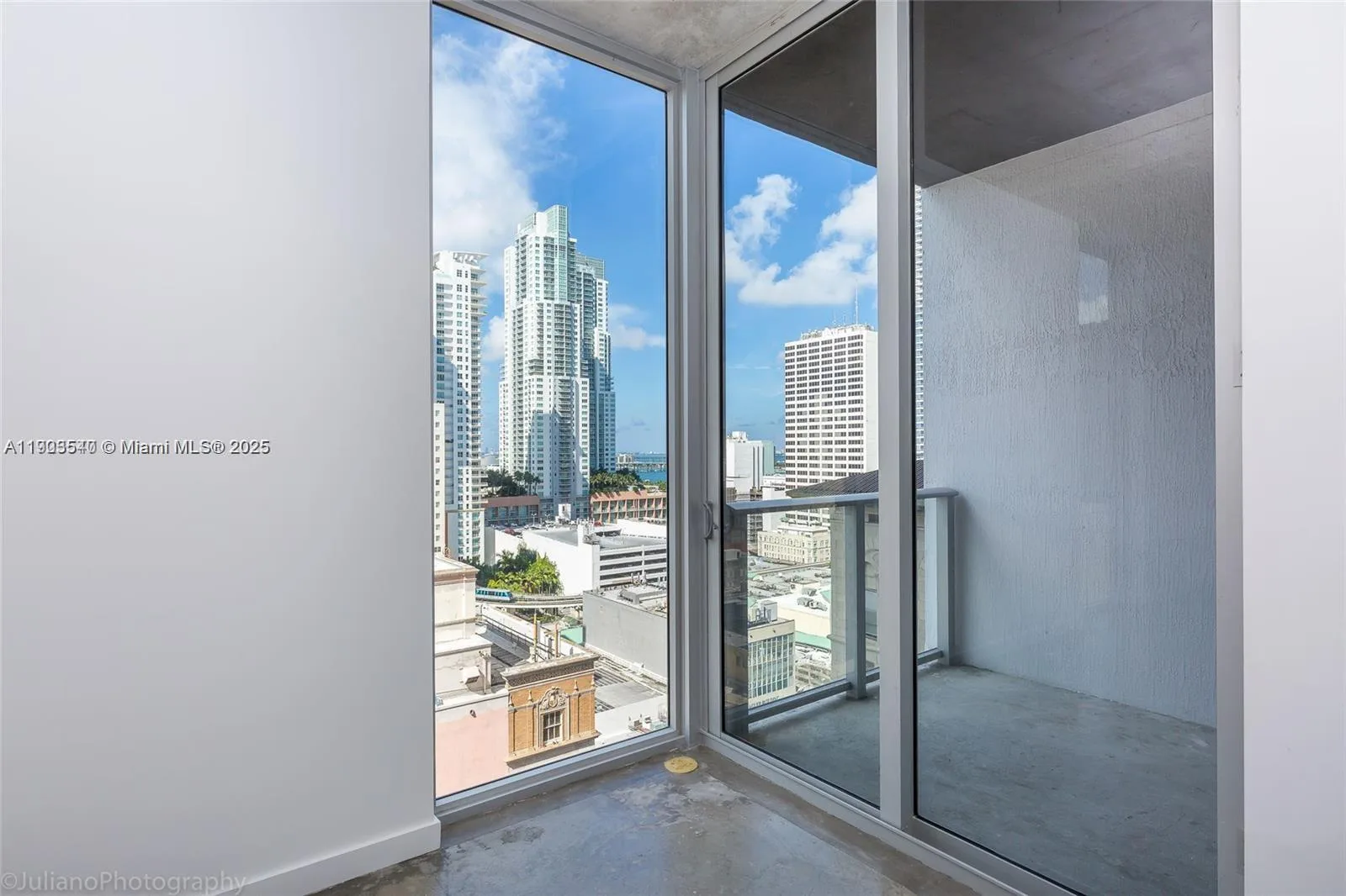 151 SE 1st St # 1604, Miami, FL 33131 photo 3