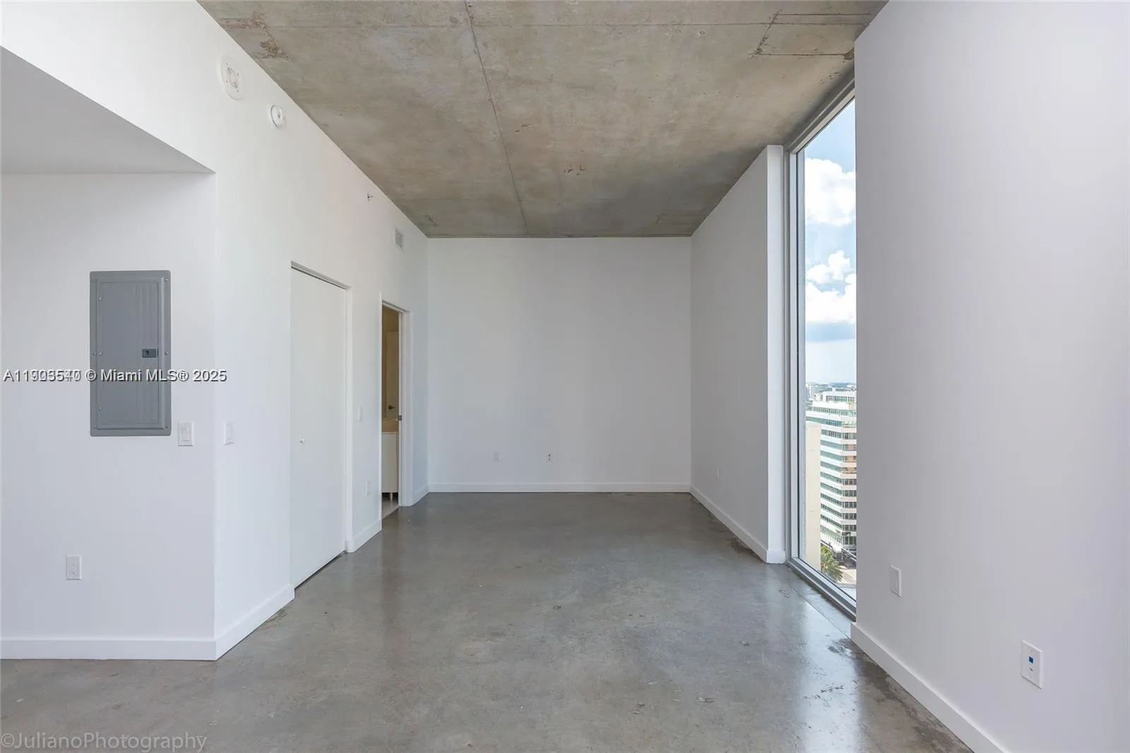 151 SE 1st St # 1604, Miami, FL 33131 photo 6