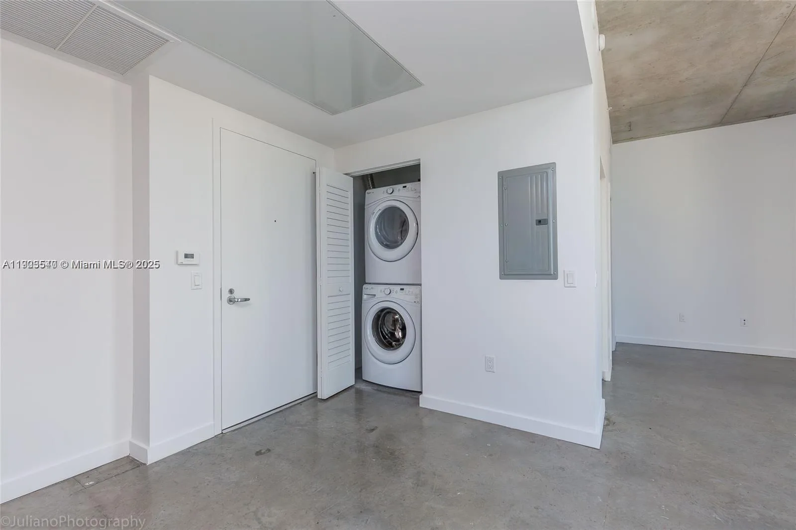 151 SE 1st St # 1604, Miami, FL 33131 photo 8