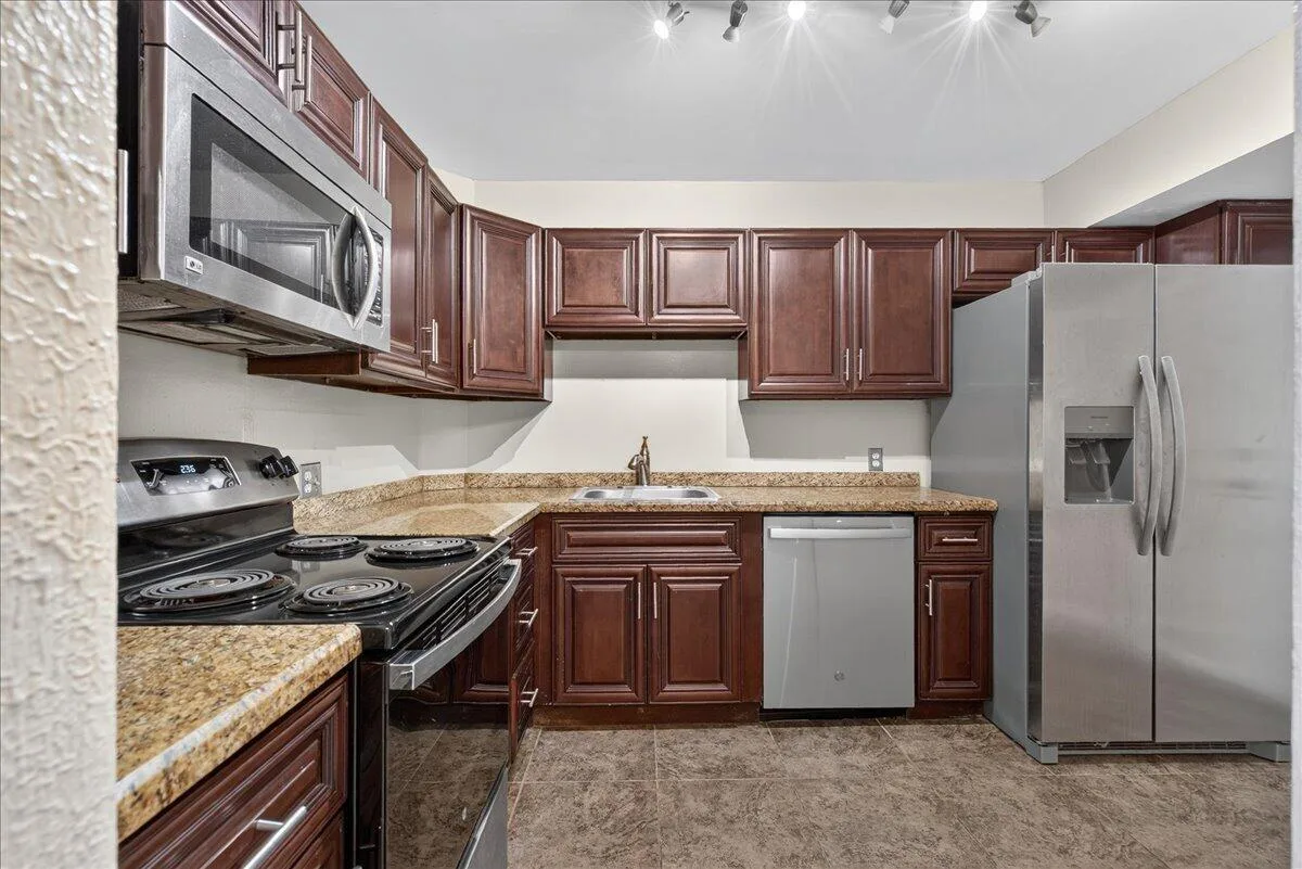 4200 Hillcrest Drive # 217, Hollywood, FL 33021 photo 7