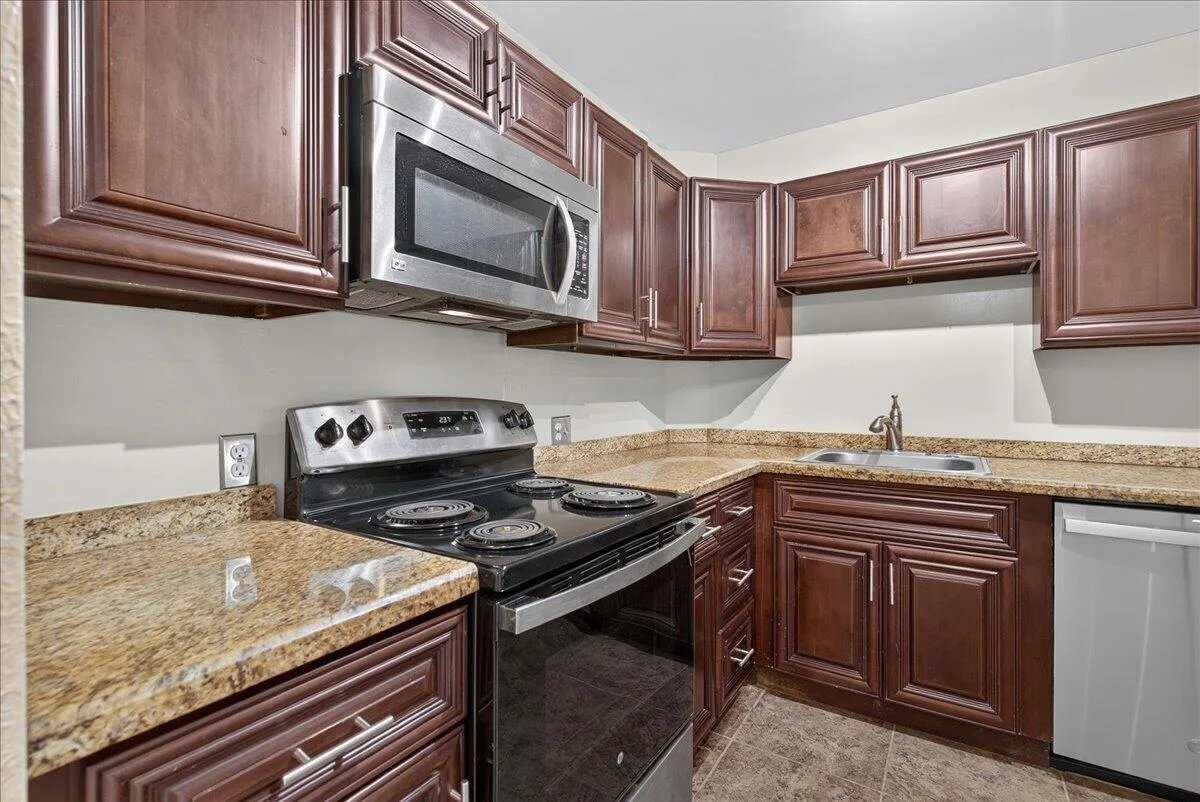 4200 Hillcrest Drive # 217, Hollywood, FL 33021 photo 8