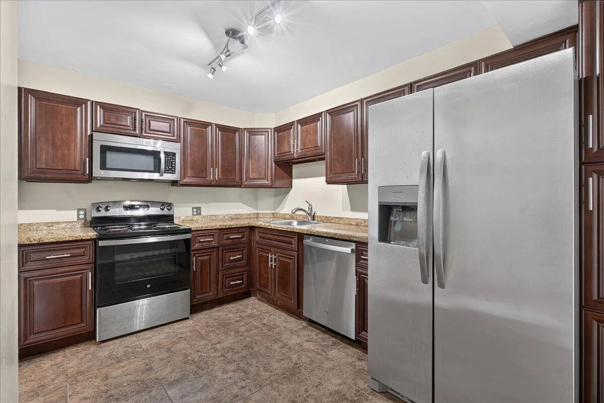 4200 Hillcrest Drive # 217, Hollywood, FL 33021 photo 9