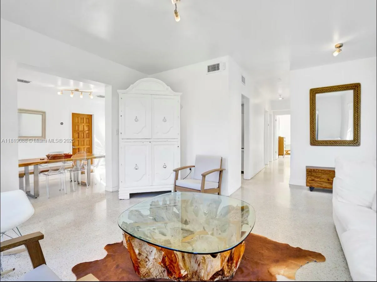 7537 W Treasure Dr, North Bay Village, FL 33141 photo 4