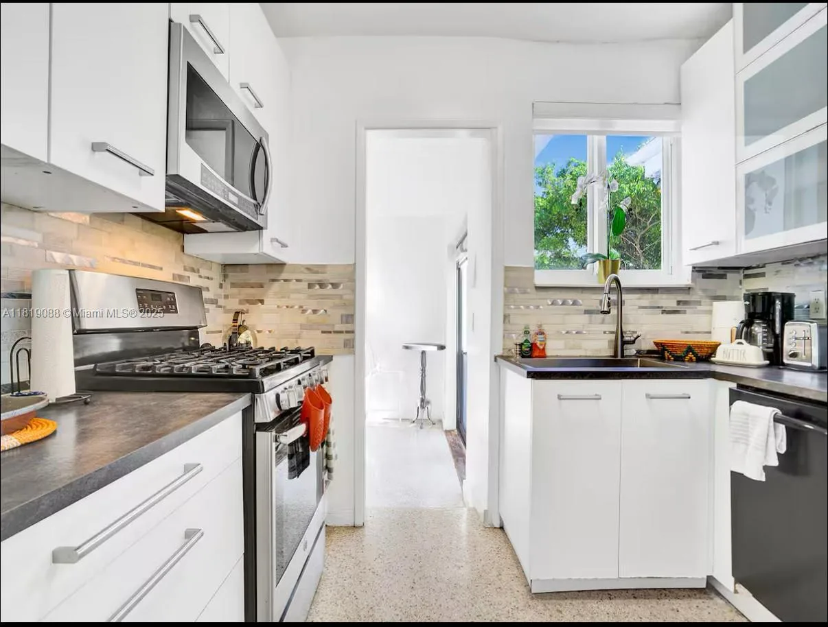 7537 W Treasure Dr, North Bay Village, FL 33141 photo 8