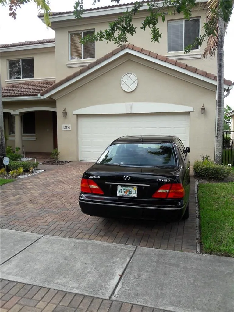 229 Gazetta Way, West Palm Beach, FL 33413 photo 3