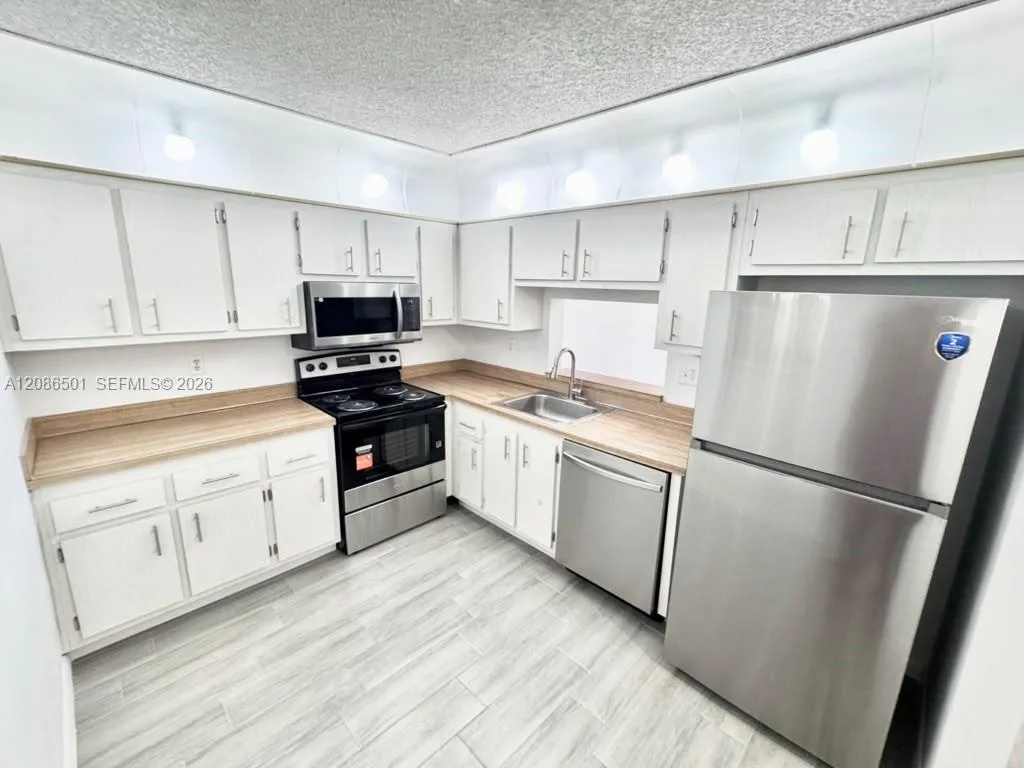 1800 SW 81st Ave # 1204, North Lauderdale, FL 33068
