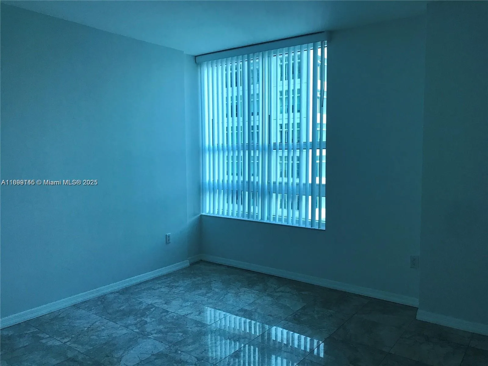 950 Brickell Bay Dr # 2808, Miami, FL 33131 photo 8