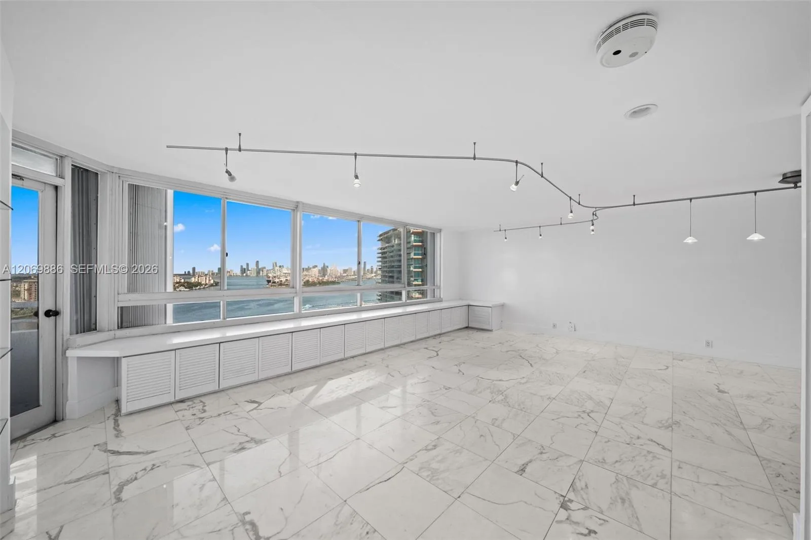 400 S Pointe Dr # 1905, Miami Beach, FL 33139 photo 3