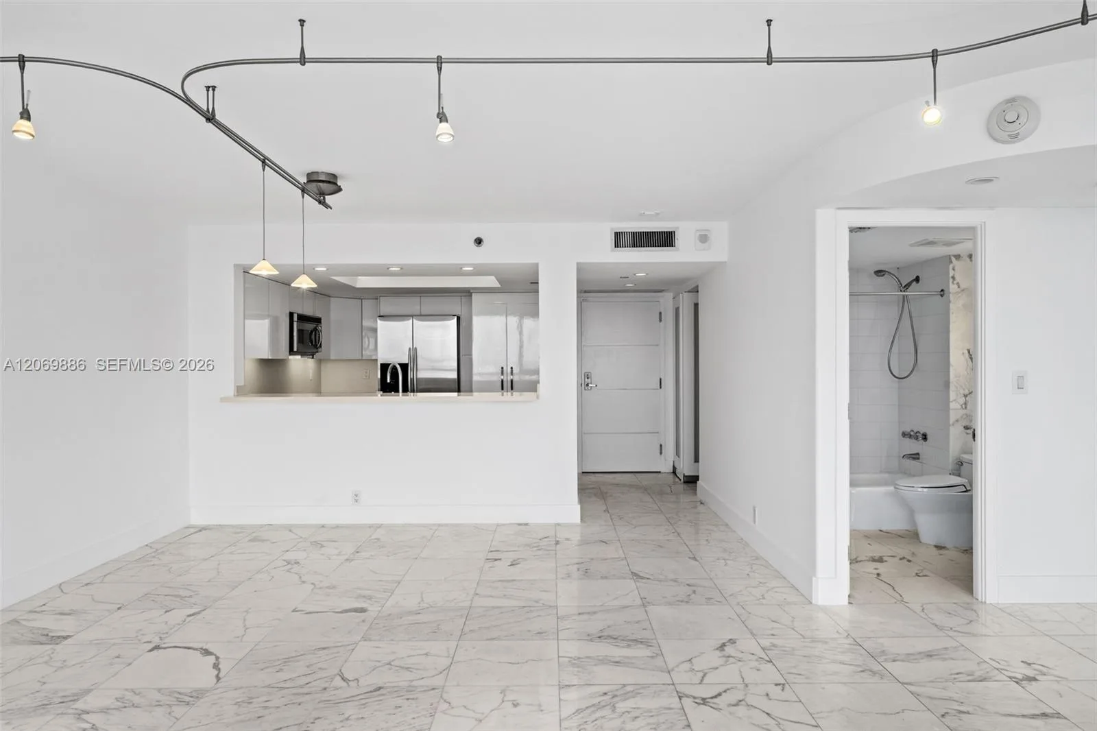 400 S Pointe Dr # 1905, Miami Beach, FL 33139 photo 4
