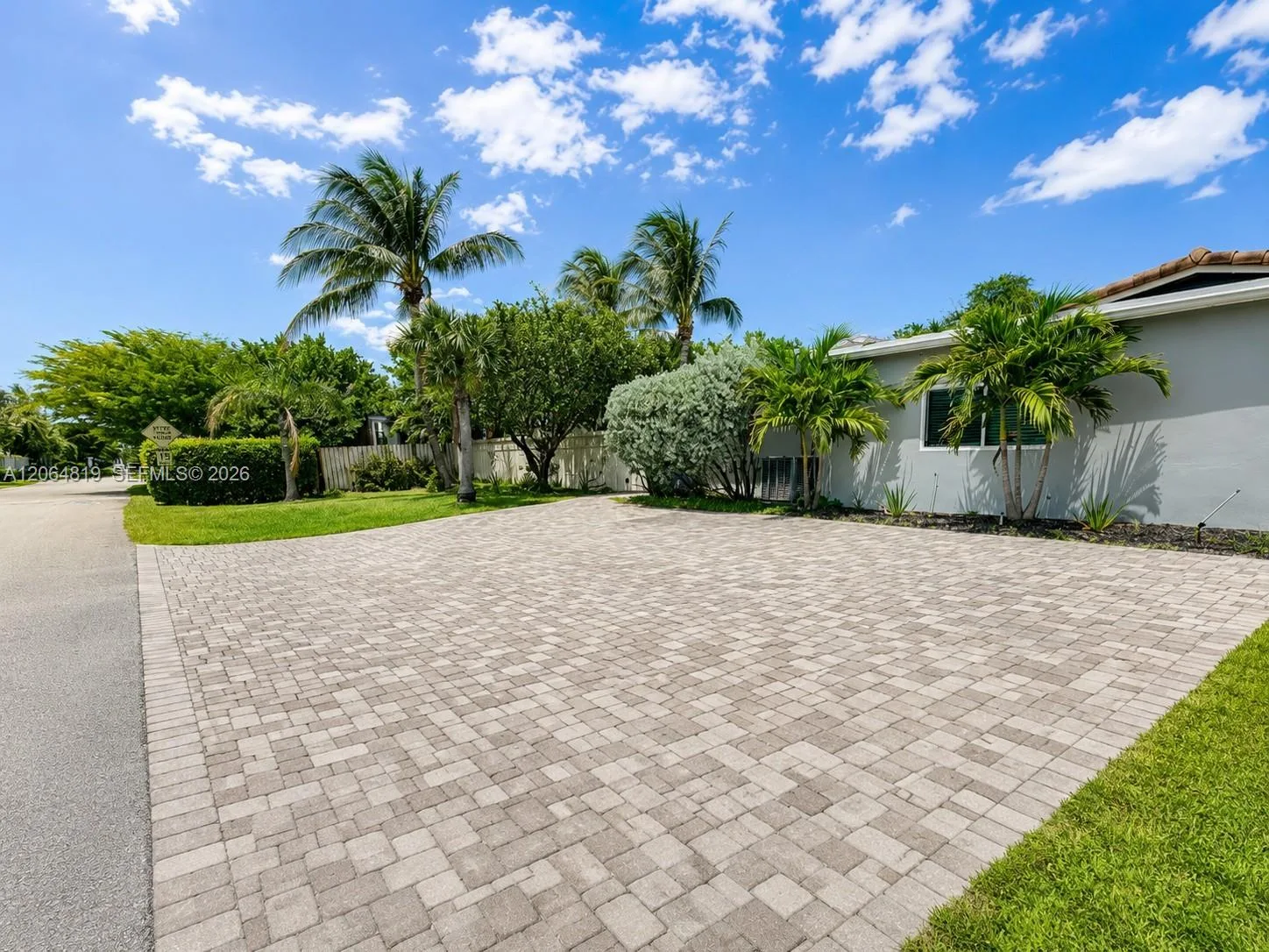 1301 NE 42nd St, Oakland Park, FL 33334 photo 11