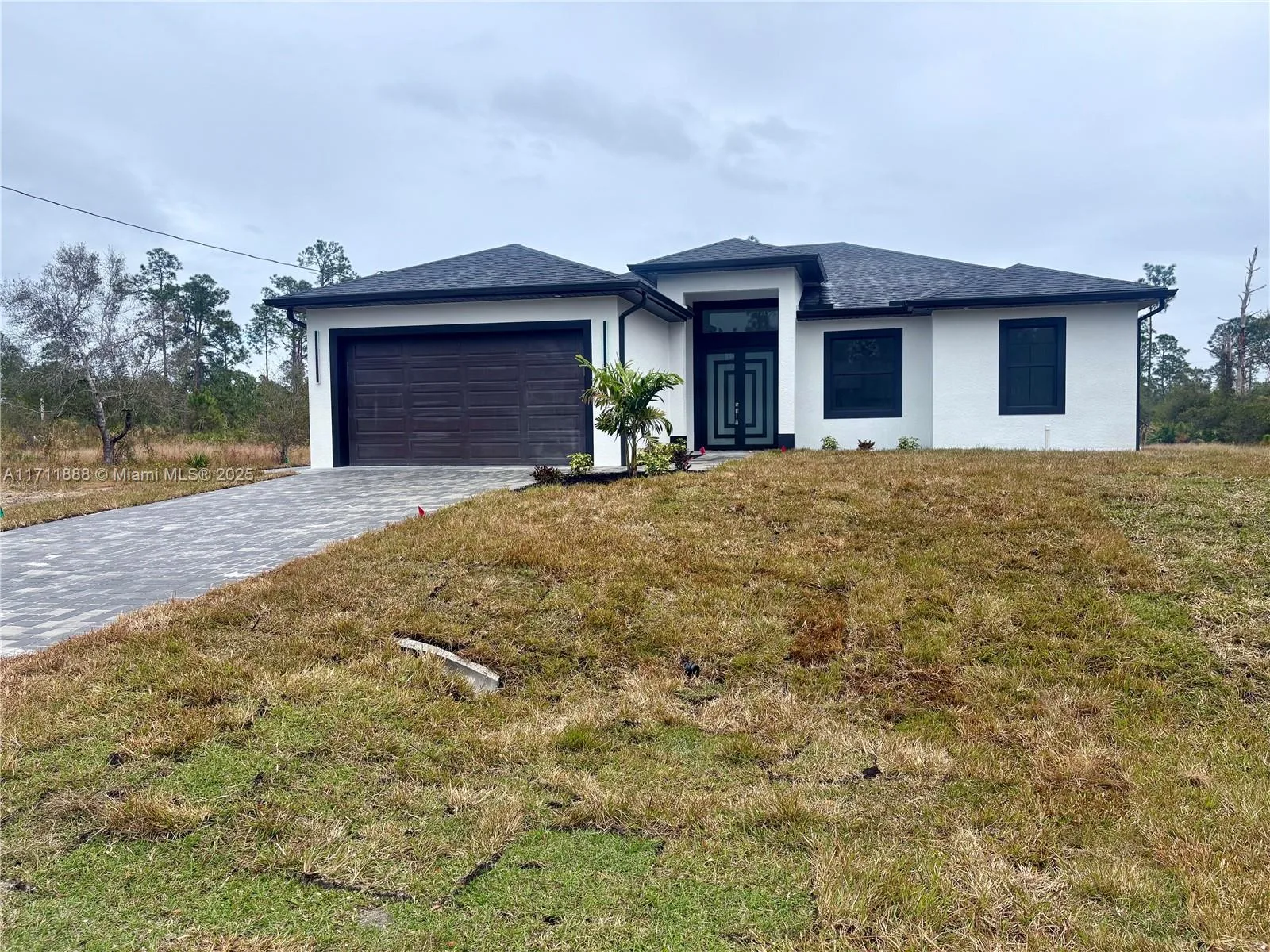 904 Leroy, Lehigh Acres, FL 33972 photo 2