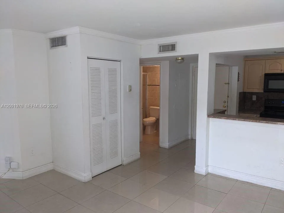 7125 NW 186th St # B209, Hialeah, FL 33015 photo 9