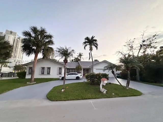 204 191st St, Sunny Isles Beach, FL 33160