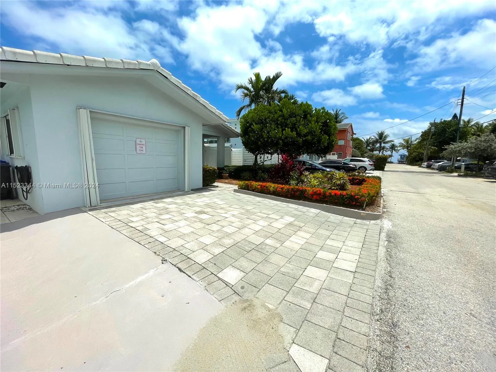 331 Desoto St, Hollywood, FL 33019 photo 3