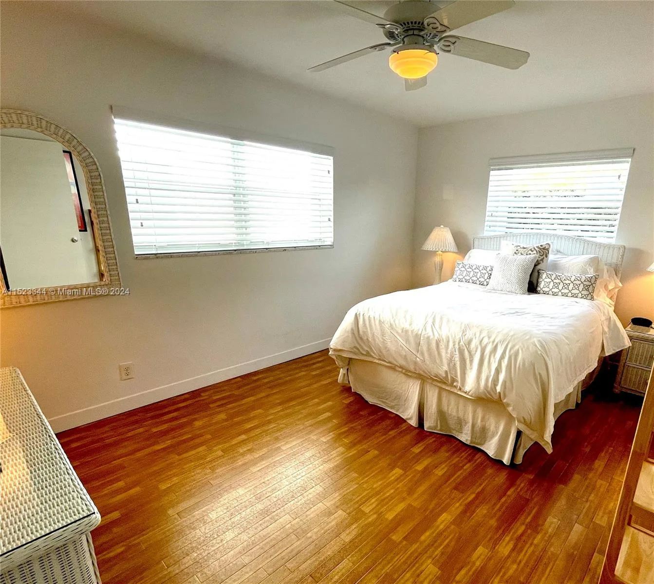 331 Desoto St, Hollywood, FL 33019 photo 8