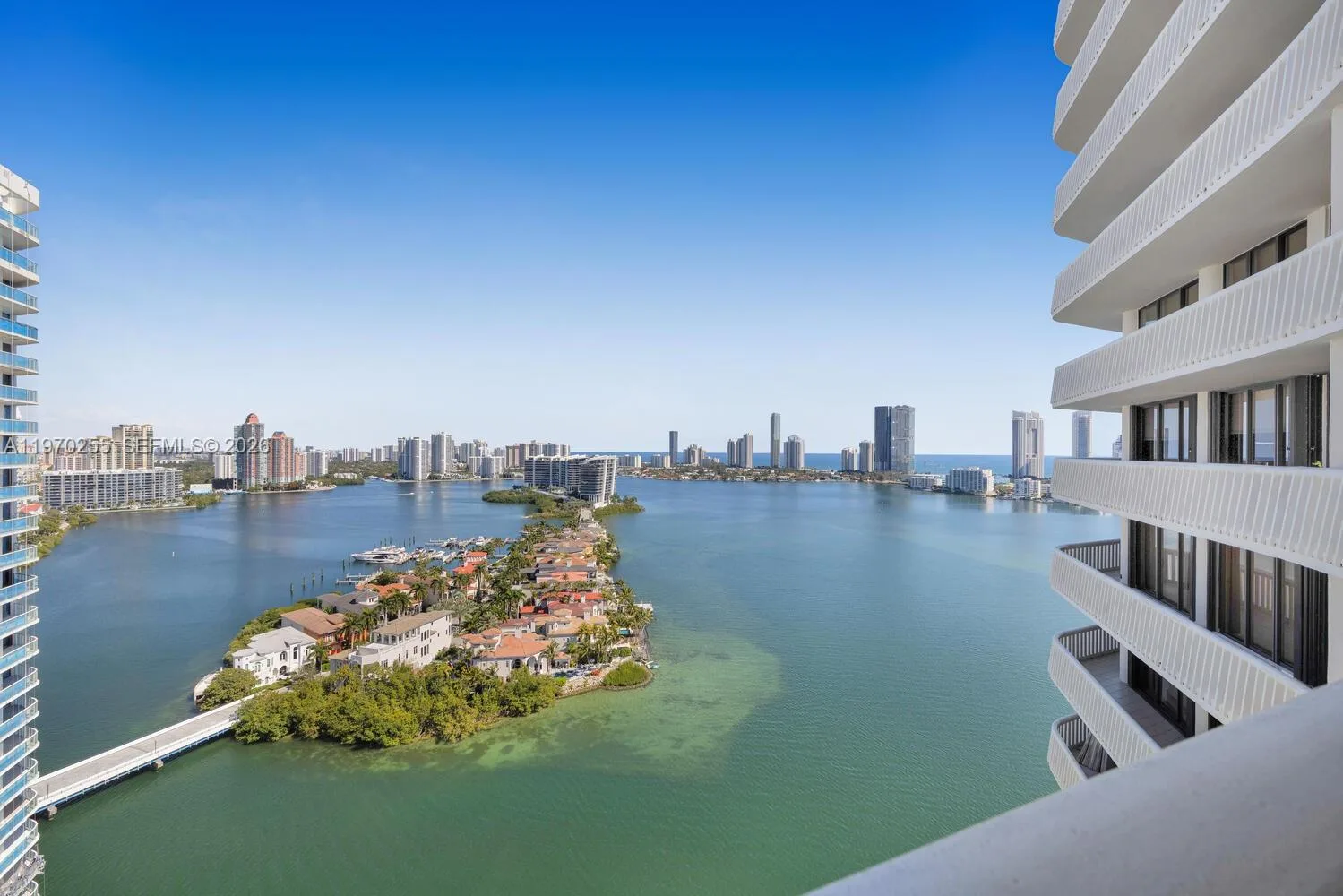 3000 Island Blvd # 2504, Aventura, FL 33160 photo 2
