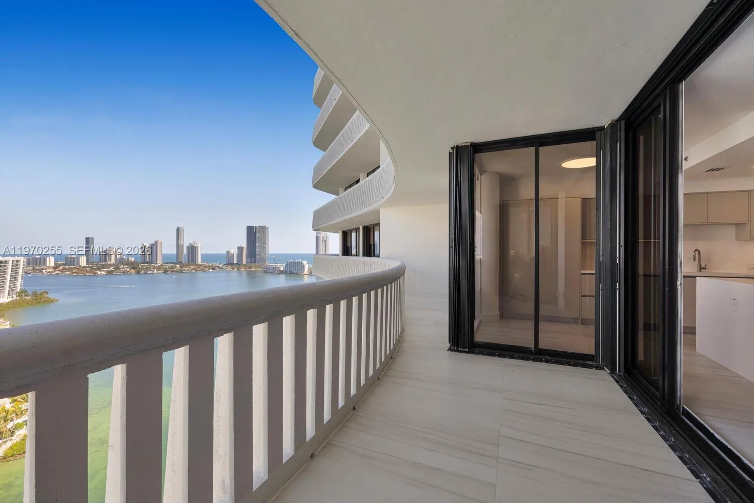 3000 Island Blvd # 2504, Aventura, FL 33160 photo 3