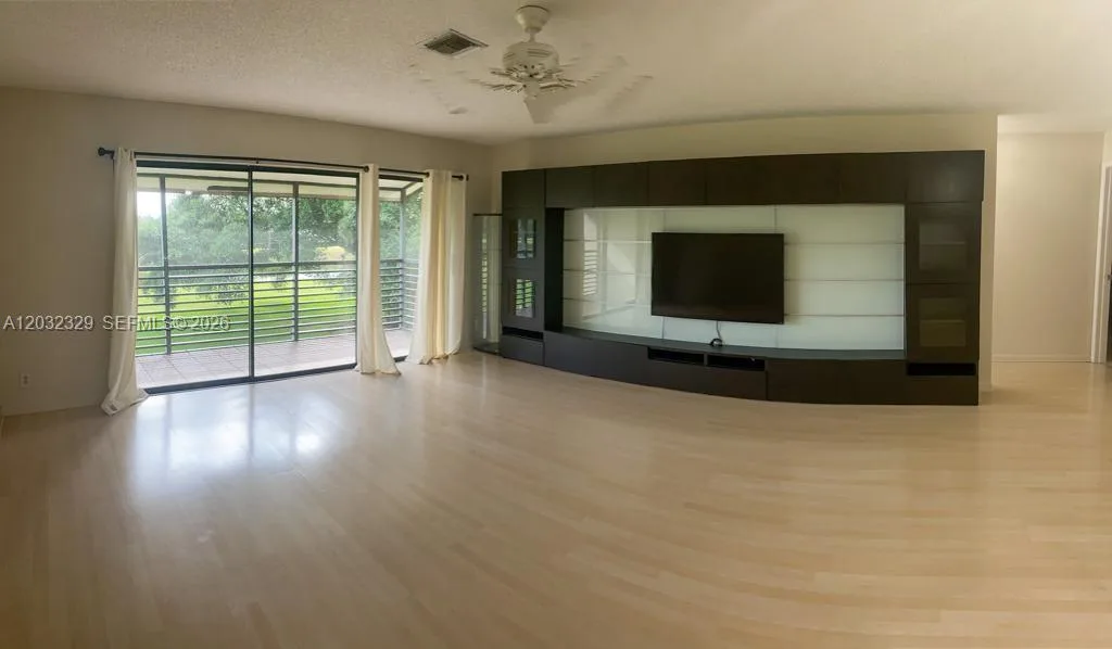 125 S Laurel Dr # 506, Margate, FL 33063 photo 2