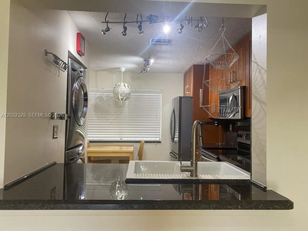 125 S Laurel Dr # 506, Margate, FL 33063 photo 7