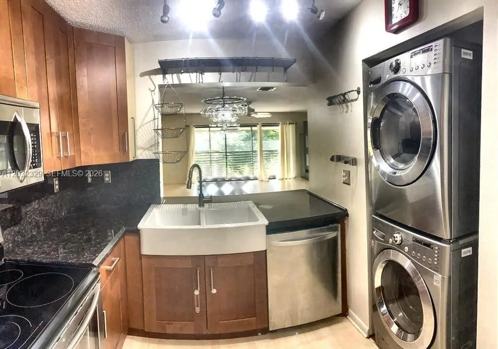 125 S Laurel Dr # 506, Margate, FL 33063 photo 8